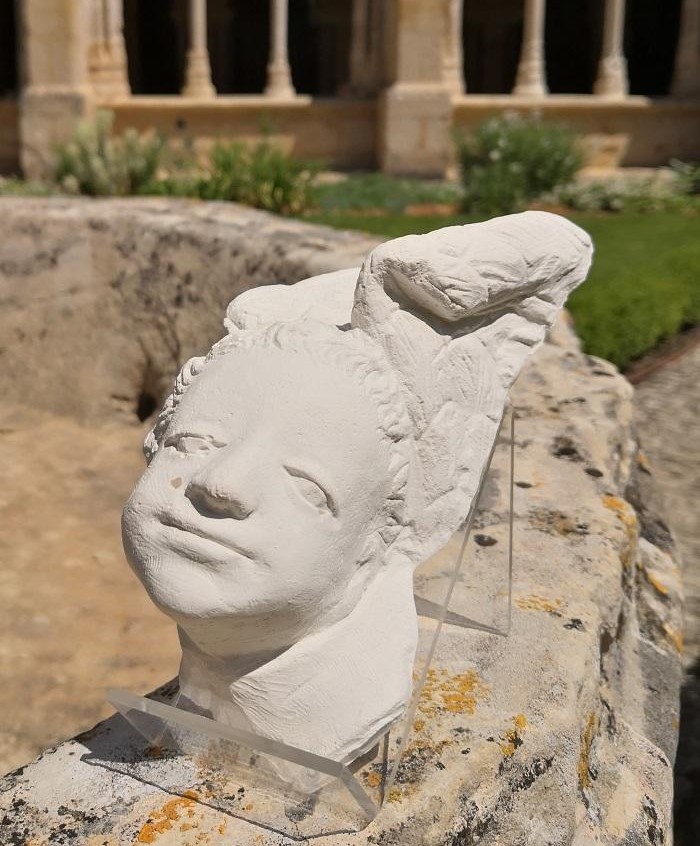 Atelier moulage - Cloitre de Cadouin ©Semitour